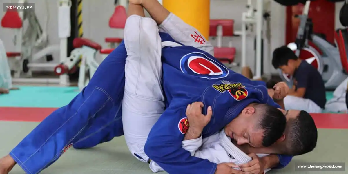 必一🚣♀️逆流而上,同心同行 —— 体育,让我们成为更紧密的团队!